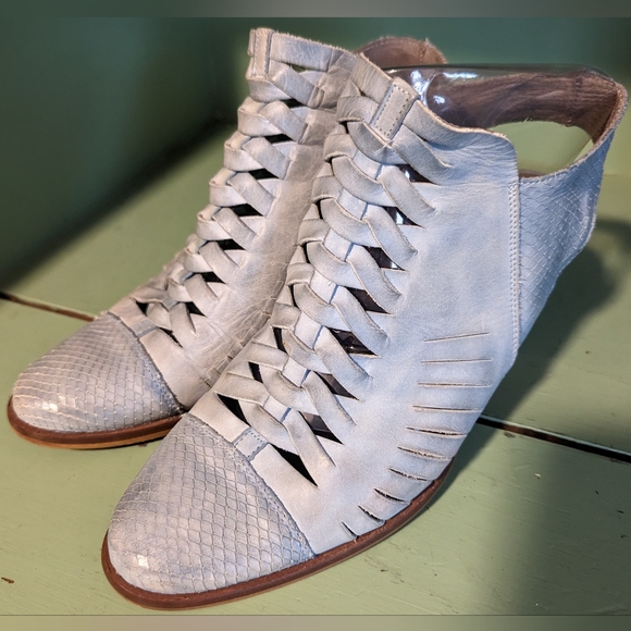 Free People Blue Leather Braided Ankle Boots, Size 39 - Picture 2 of 8